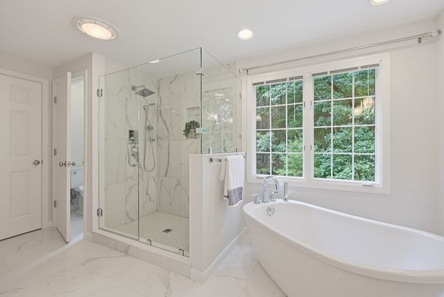 78 Duck Pond Dr, Groton, MA 01450