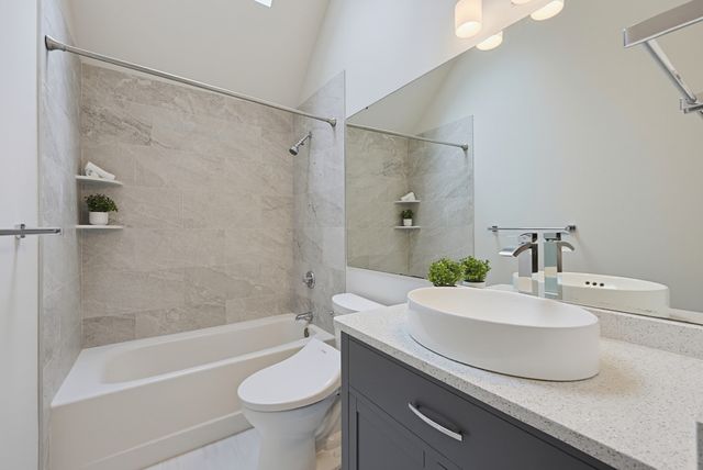 78 Duck Pond Dr, Groton, MA 01450