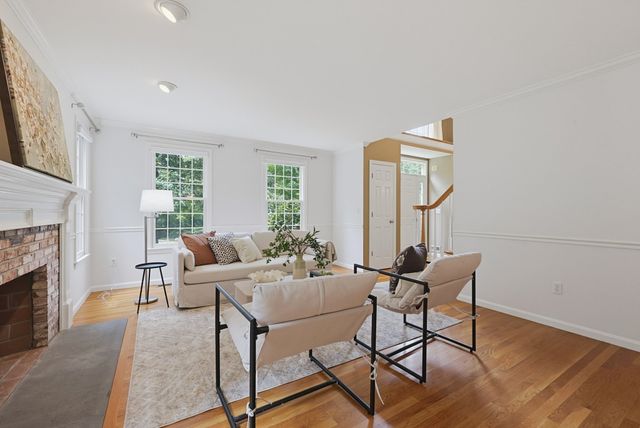 78 Duck Pond Dr, Groton, MA 01450