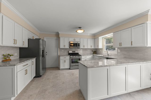 228 Winslow Court, Naperville, IL 60565