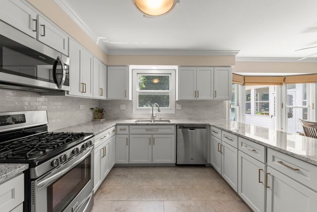 228 Winslow Court, Naperville, IL 60565