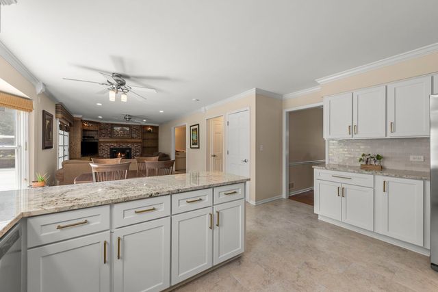 228 Winslow Court, Naperville, IL 60565
