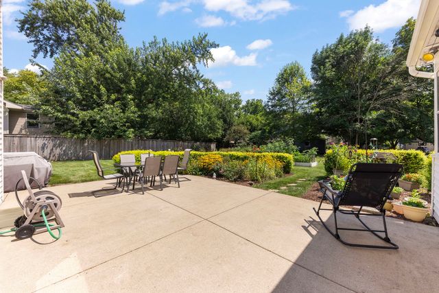 228 Winslow Court, Naperville, IL 60565