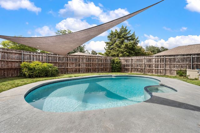 2405 Ridgewood Drive, Plano, TX 75074