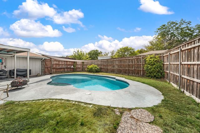 2405 Ridgewood Drive, Plano, TX 75074