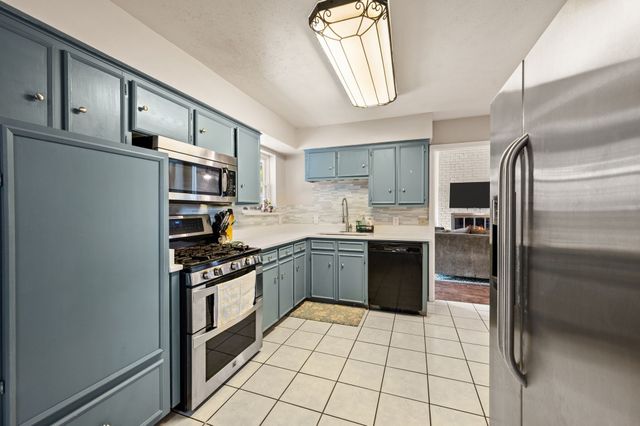 2405 Ridgewood Drive, Plano, TX 75074