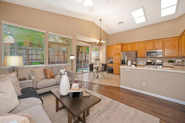 325 Leckenby Way, Folsom, CA 95630
