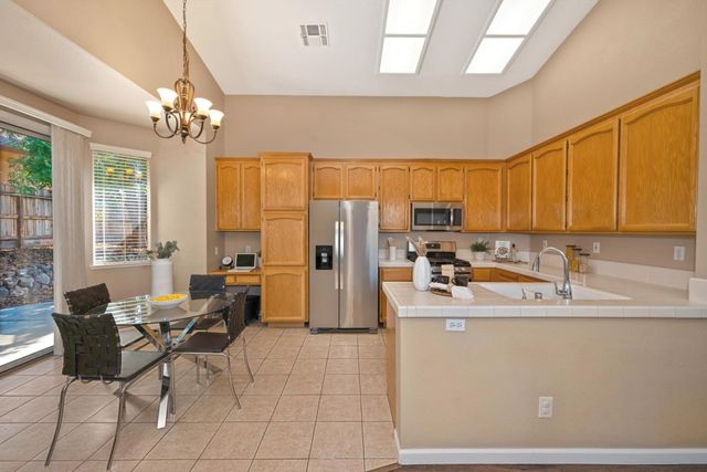 325 Leckenby Way, Folsom, CA 95630
