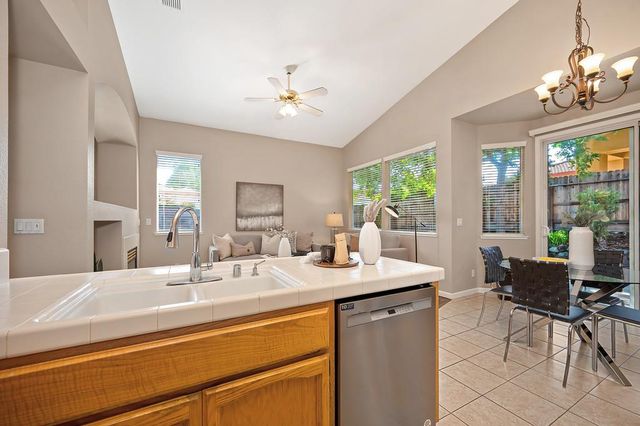 325 Leckenby Way, Folsom, CA 95630
