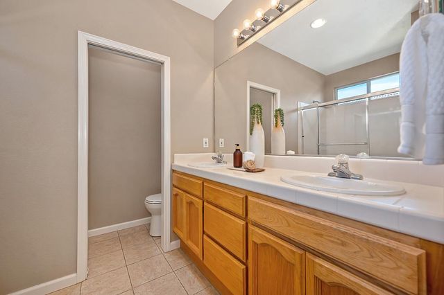 325 Leckenby Way, Folsom, CA 95630