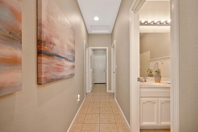 325 Leckenby Way, Folsom, CA 95630