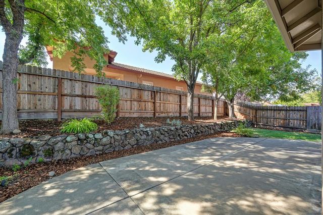 325 Leckenby Way, Folsom, CA 95630