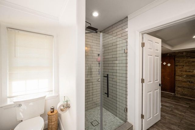 945 W Waterford AVENUE, Milwaukee, WI 53221