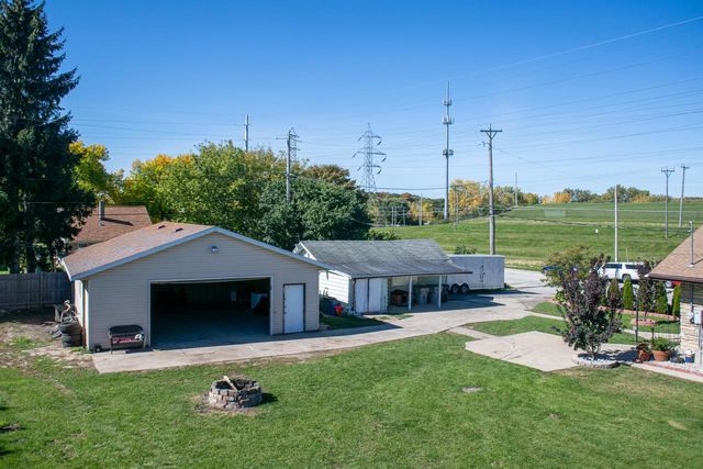 945 W Waterford AVENUE, Milwaukee, WI 53221