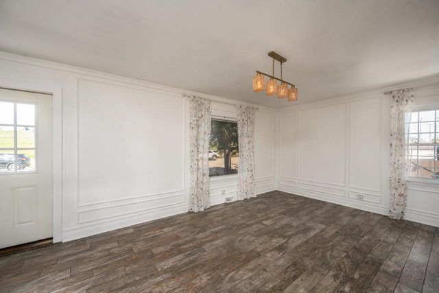 945 W Waterford AVENUE, Milwaukee, WI 53221