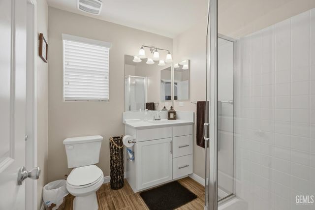 7125 Cattail Creek Way, Bakersfield, CA 93311