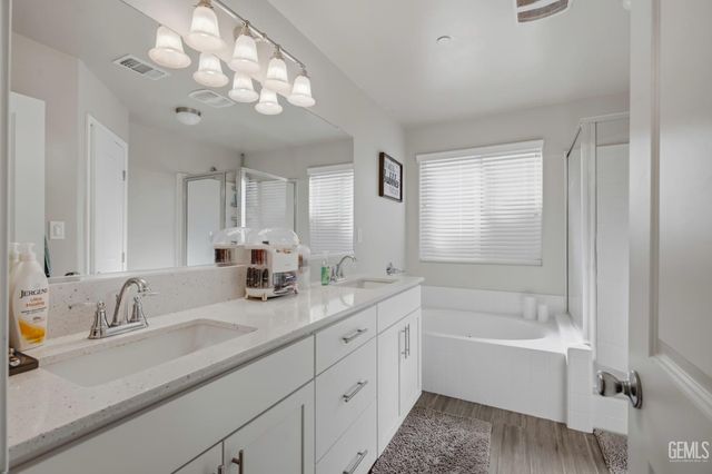 7125 Cattail Creek Way, Bakersfield, CA 93311
