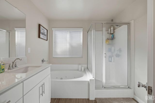 7125 Cattail Creek Way, Bakersfield, CA 93311