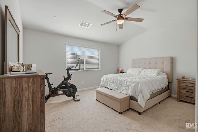 7125 Cattail Creek Way, Bakersfield, CA 93311