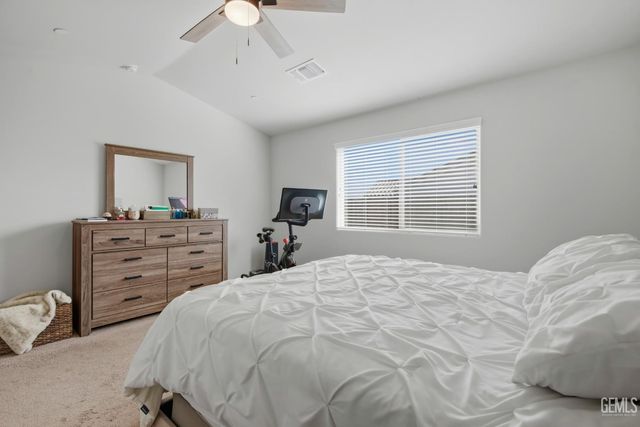 7125 Cattail Creek Way, Bakersfield, CA 93311