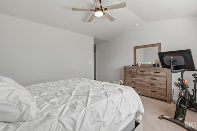 7125 Cattail Creek Way, Bakersfield, CA 93311