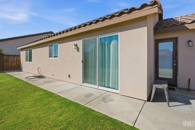 7125 Cattail Creek Way, Bakersfield, CA 93311