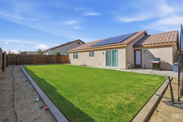 7125 Cattail Creek Way, Bakersfield, CA 93311