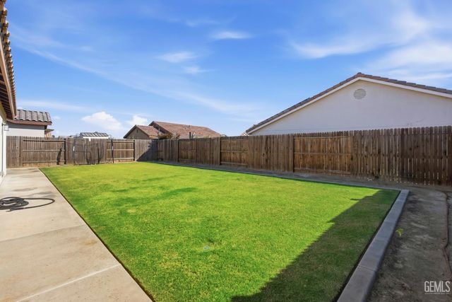 7125 Cattail Creek Way, Bakersfield, CA 93311