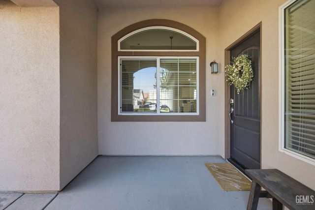 7125 Cattail Creek Way, Bakersfield, CA 93311