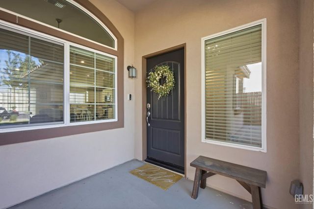 7125 Cattail Creek Way, Bakersfield, CA 93311