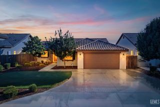 7125 Cattail Creek Way, Bakersfield, CA 93311