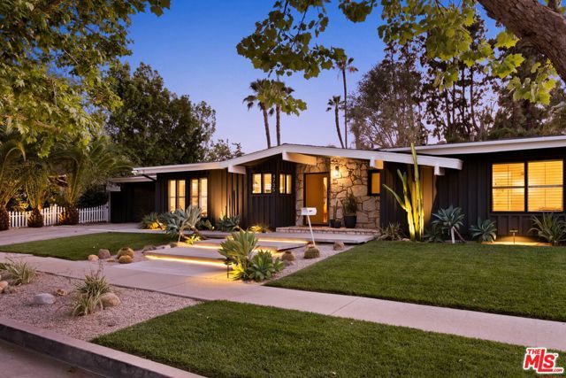 4735 Degovia Avenue, Woodland Hills (los Angeles), CA 91364