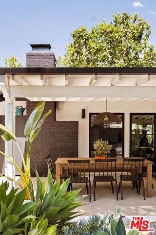 4735 Degovia Avenue, Woodland Hills (los Angeles), CA 91364