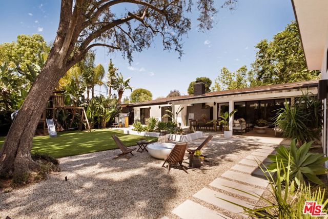 4735 Degovia Avenue, Woodland Hills (los Angeles), CA 91364