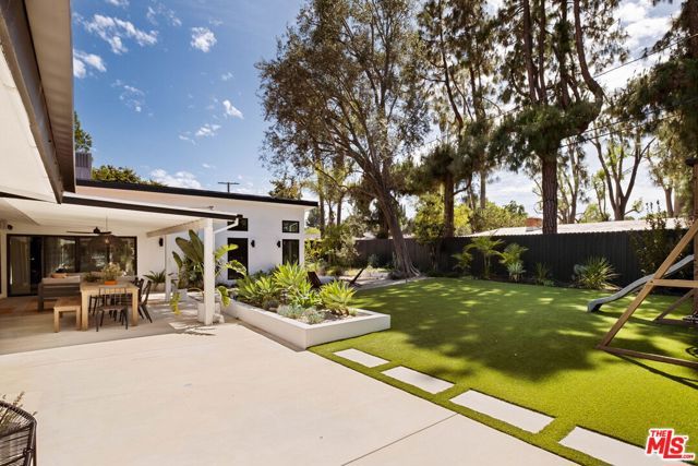 4735 Degovia Avenue, Woodland Hills (los Angeles), CA 91364