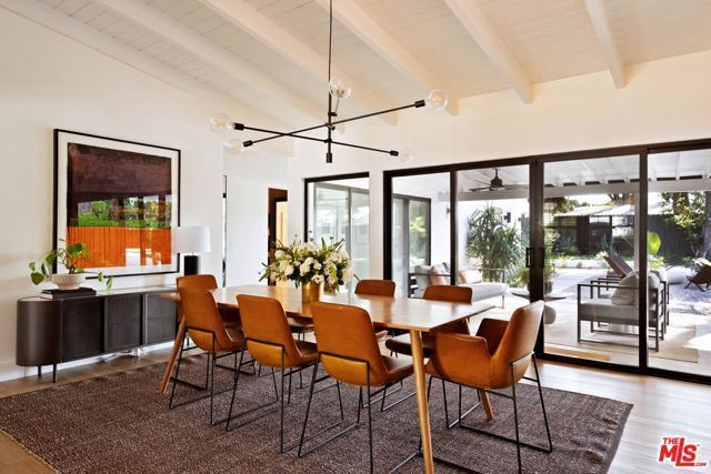 4735 Degovia Avenue, Woodland Hills (los Angeles), CA 91364