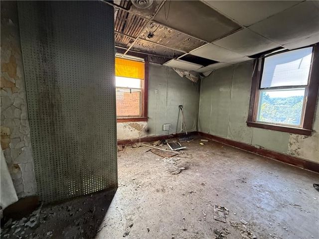 189 Beaver St, Leetsdale, PA 15056