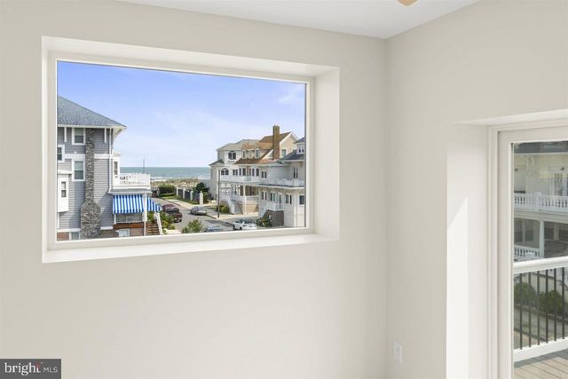 101 S BATON ROUGE AVE, Ventnor City, NJ 08406