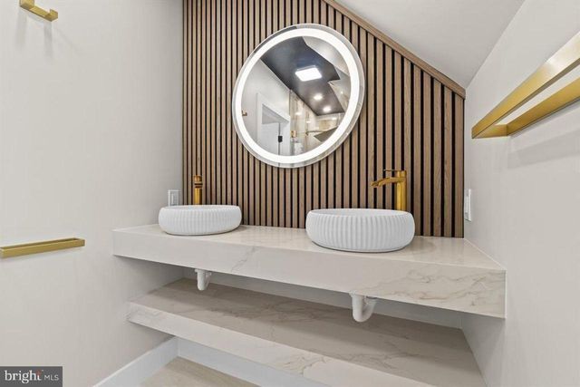 101 S BATON ROUGE AVE, Ventnor City, NJ 08406