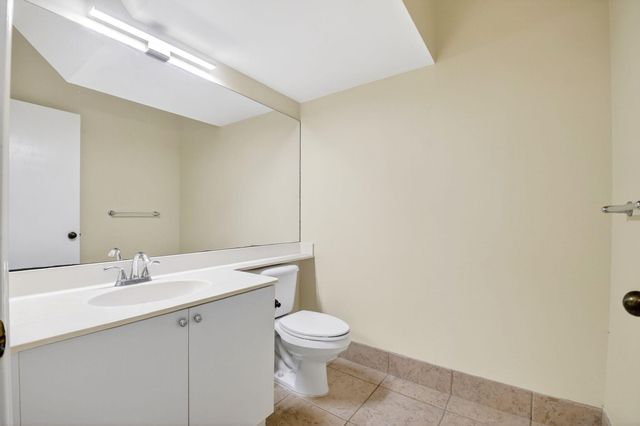 7948 La Rose Court, Greenacres, FL 33467