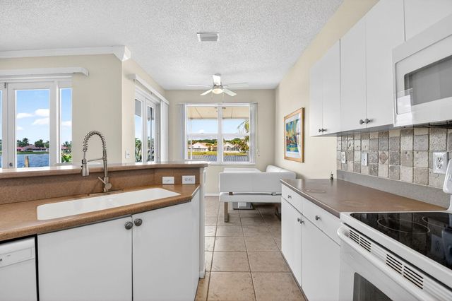 7948 La Rose Court, Greenacres, FL 33467