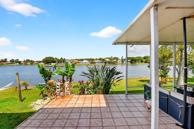 7948 La Rose Court, Greenacres, FL 33467