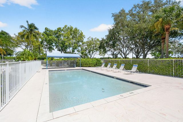 7948 La Rose Court, Greenacres, FL 33467