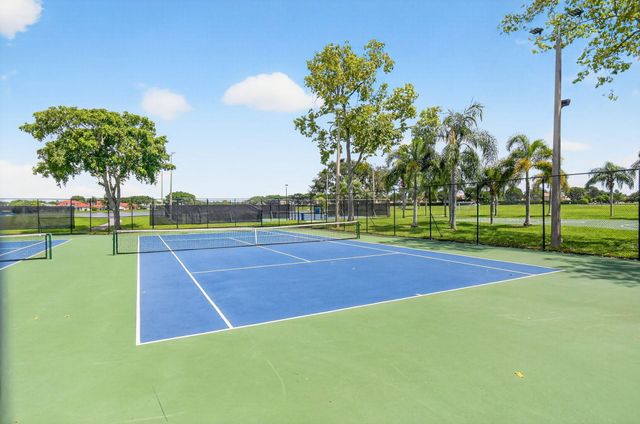 7948 La Rose Court, Greenacres, FL 33467