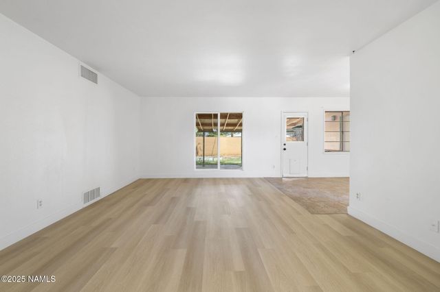 501 N Taylor Avenue, Winslow, AZ 86047