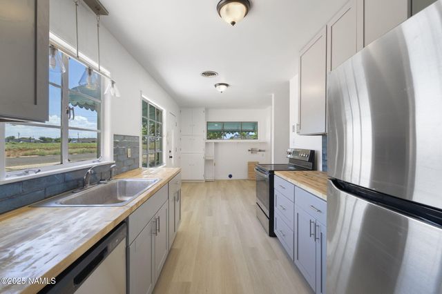 501 N Taylor Avenue, Winslow, AZ 86047