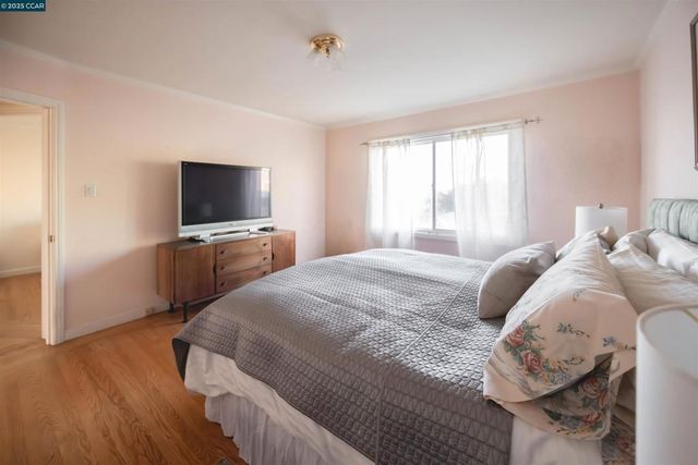 2624 Ortega Street, San Francisco, CA 94122