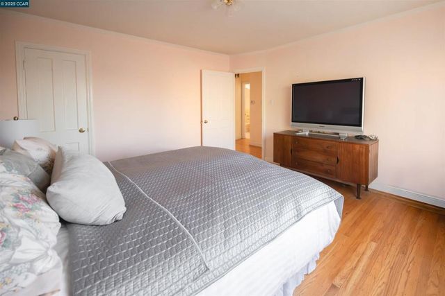 2624 Ortega Street, San Francisco, CA 94122