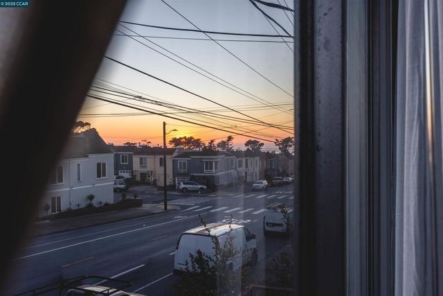 2624 Ortega Street, San Francisco, CA 94122