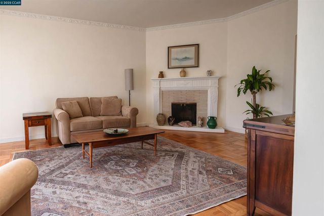 2624 Ortega Street, San Francisco, CA 94122